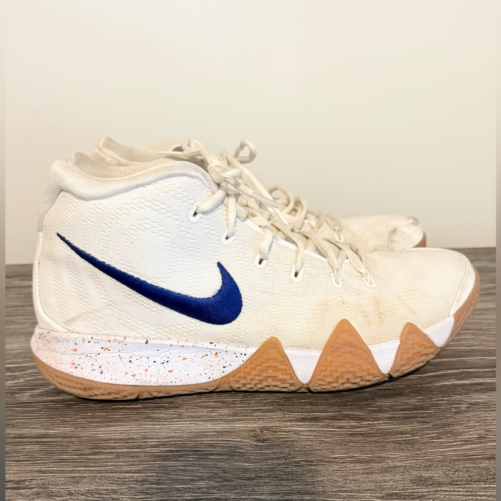 Nike Men’s Kyrie 4 Uncle Drew Shoes - Picture 5 of 10